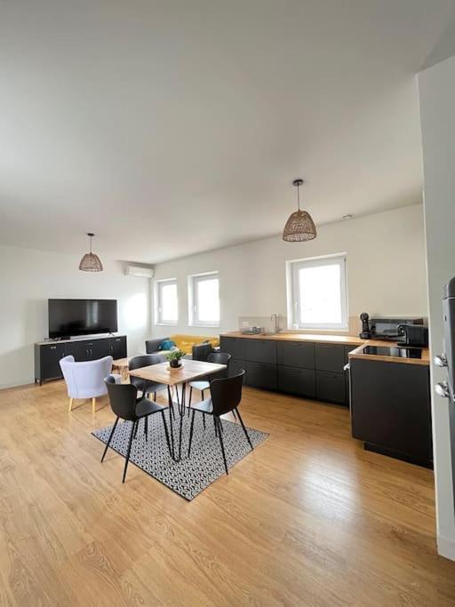 Banjul - Bel Appartement A Реймс Экстерьер фото